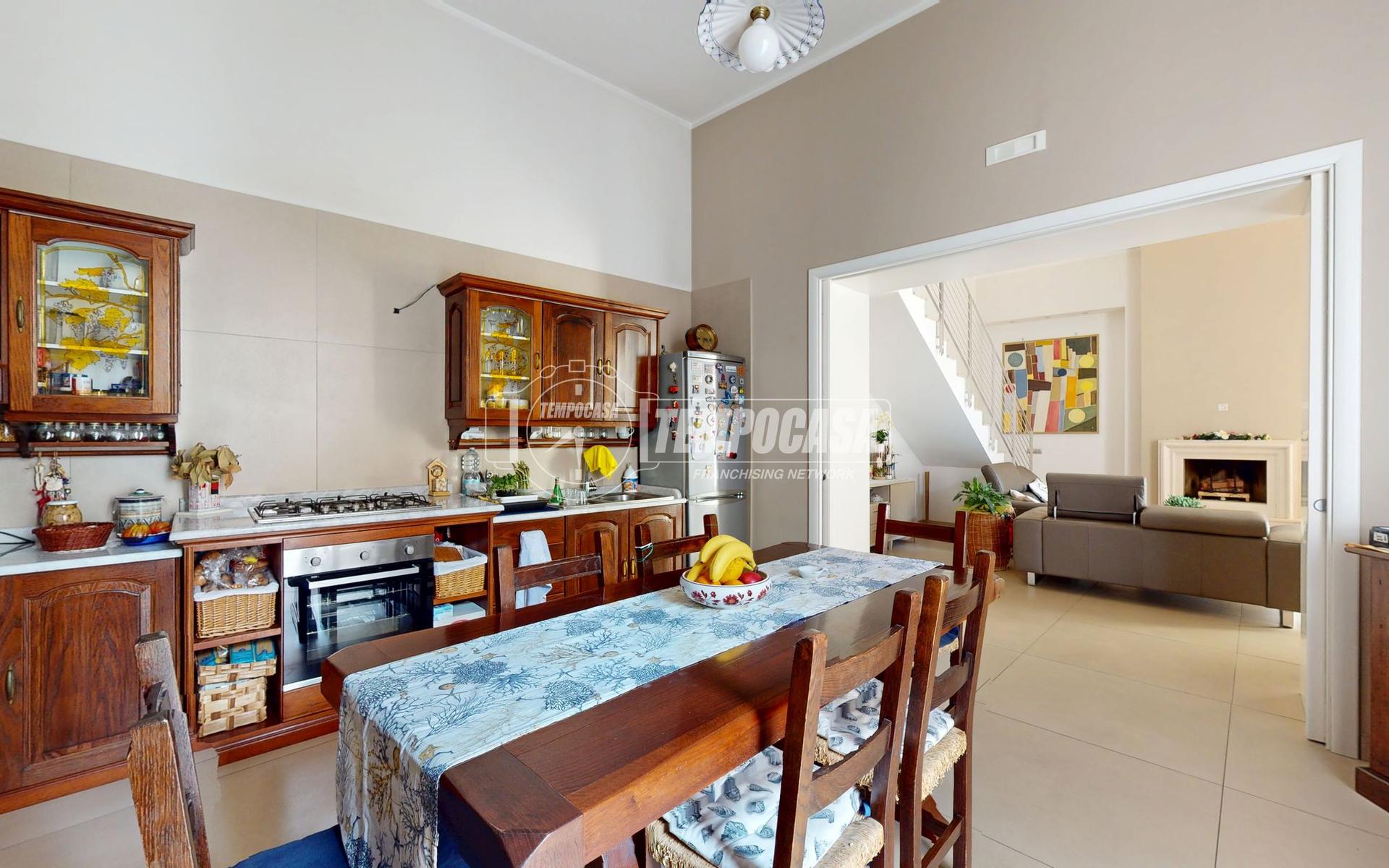 Casa indipendente in Via Bovio 5, Lusciano