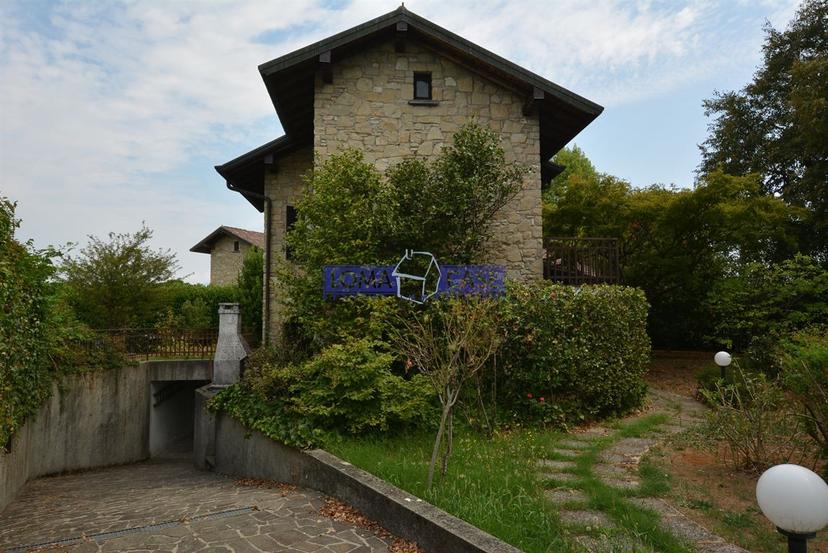 Villa in Via Osnago 28, Lomagna