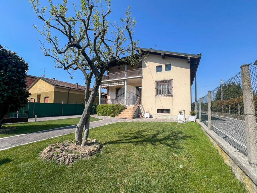 Villa in Via V. Veneto Sera 14, Trenzano — foto 5 di 5