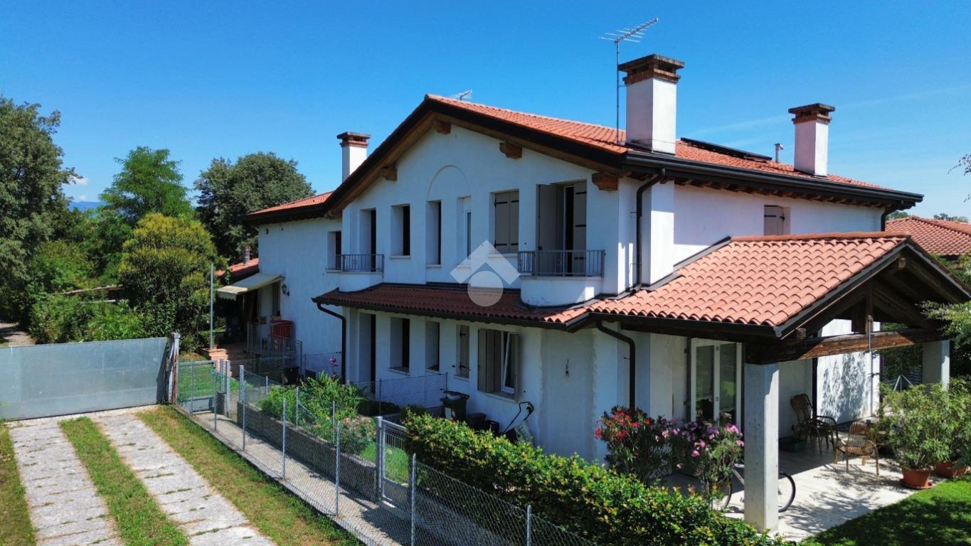 Villa a schiera in Via Cacciatore, Rossano Veneto