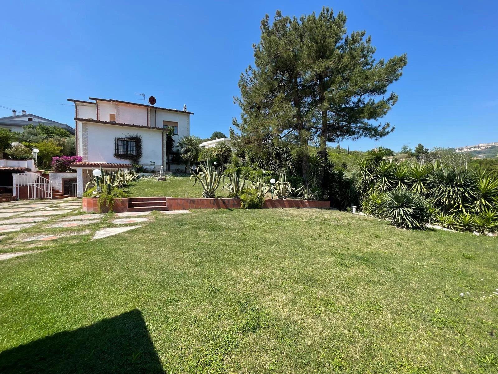 Villa, Silvi