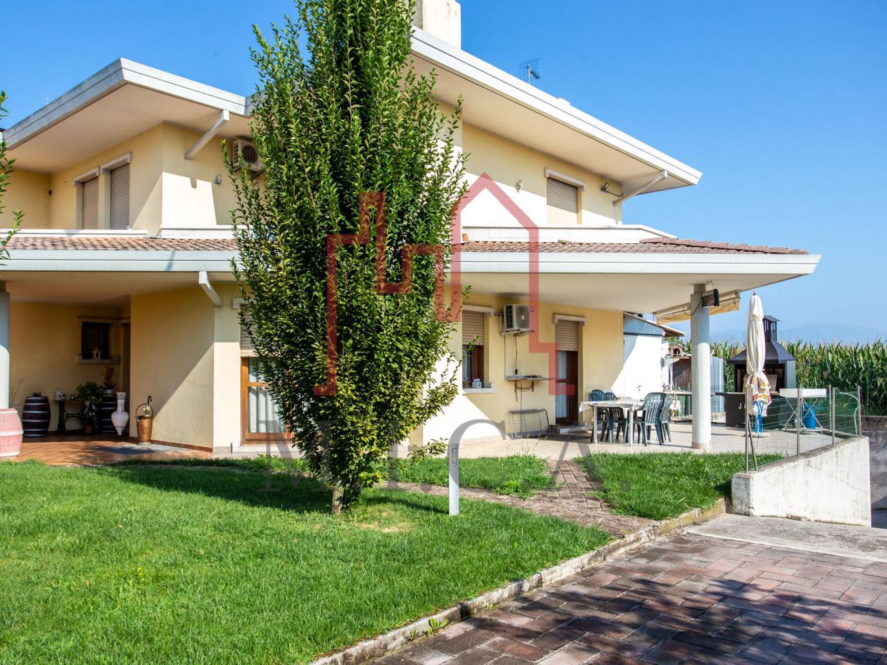 Villa bifamiliare in Via Ungheresca Sud 1, Mareno di Piave