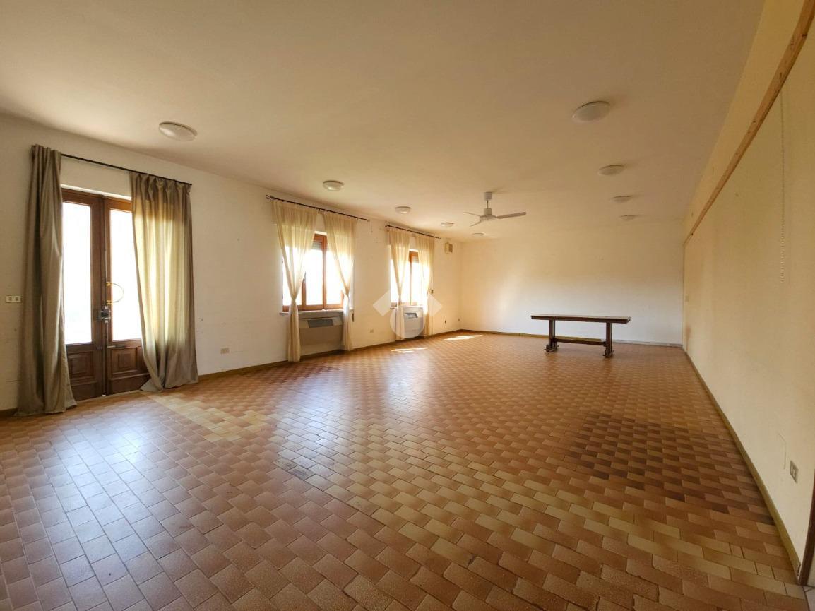 Casa indipendente, Rodigo