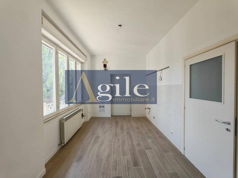 Trilocale in Via Luigi Dari, San Benedetto del Tronto — foto 3 di 5
