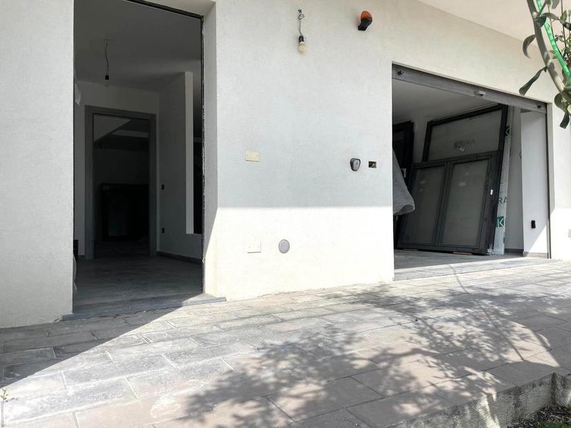 Villa bifamiliare in Viale Fiume Mesima, Catanzaro — foto 3 di 5