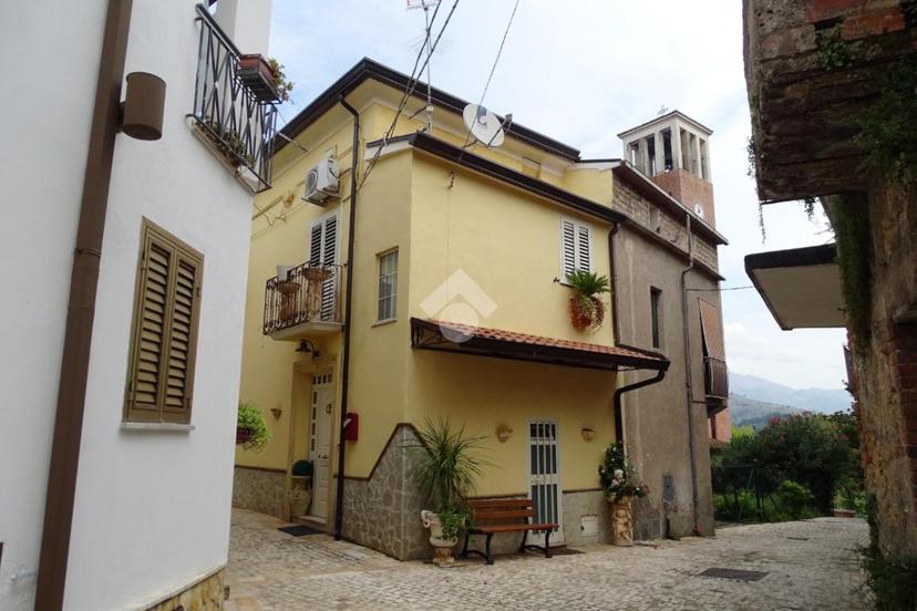 Casa indipendente in Via Sant'Angelo in Theodice 19, Cassino — foto 2 di 5