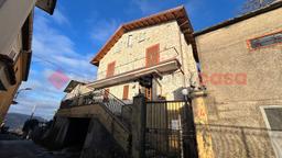 Appartamento in Via Croce 4, Torre Cajetani