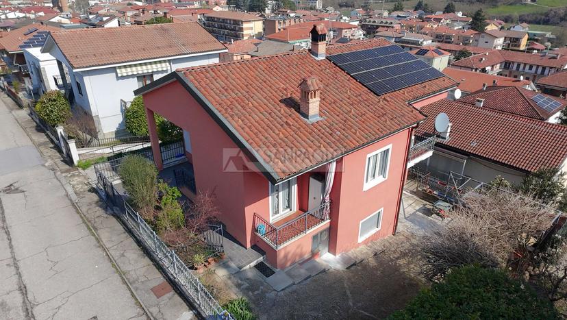 Villa bifamiliare in Via Chiampo 11, Alba — foto 2 di 5