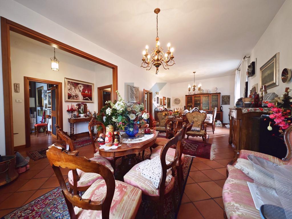 Casa indipendente in Via Fratelli Basini, Forlì