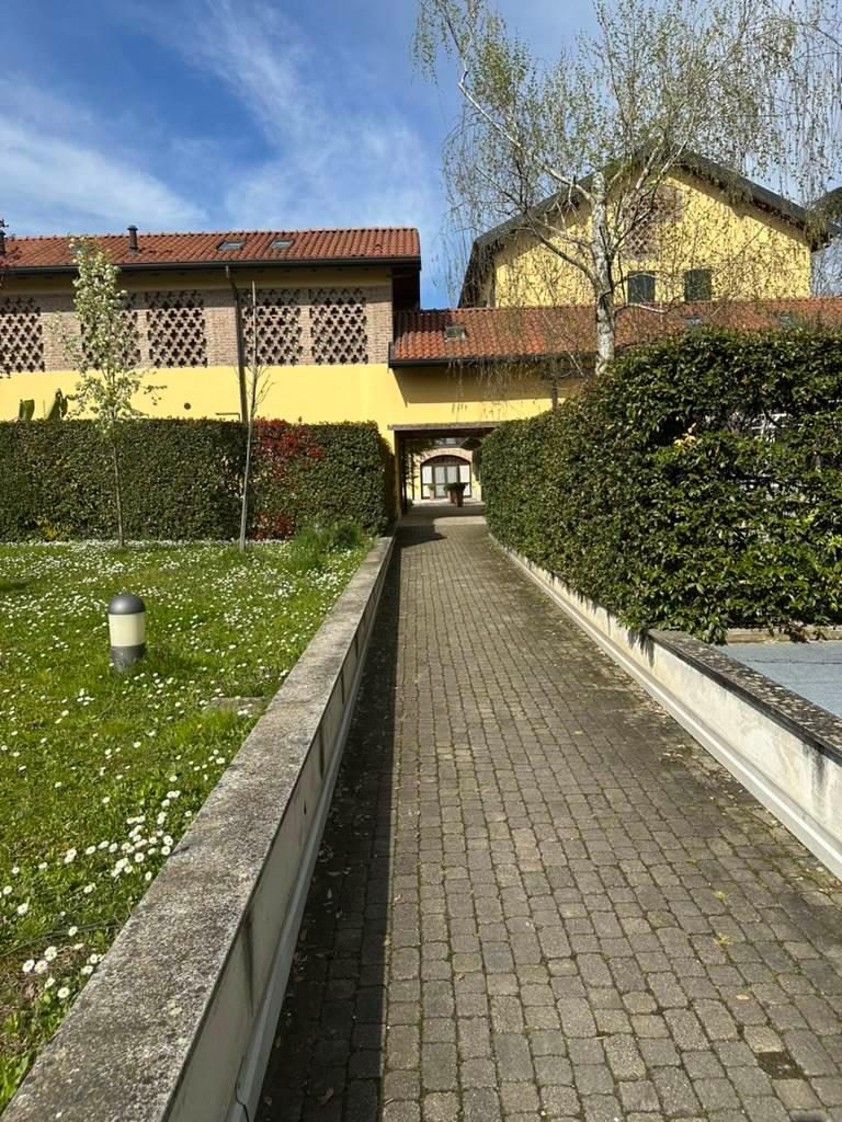 Monolocale, Vimercate