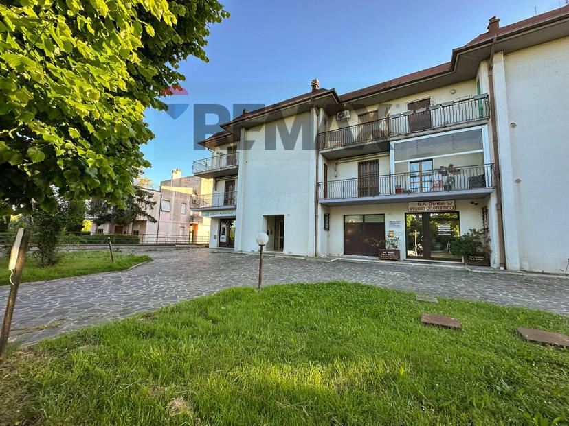 Appartamento in Viale Cante di Montevecchio 38, Monte Porzio