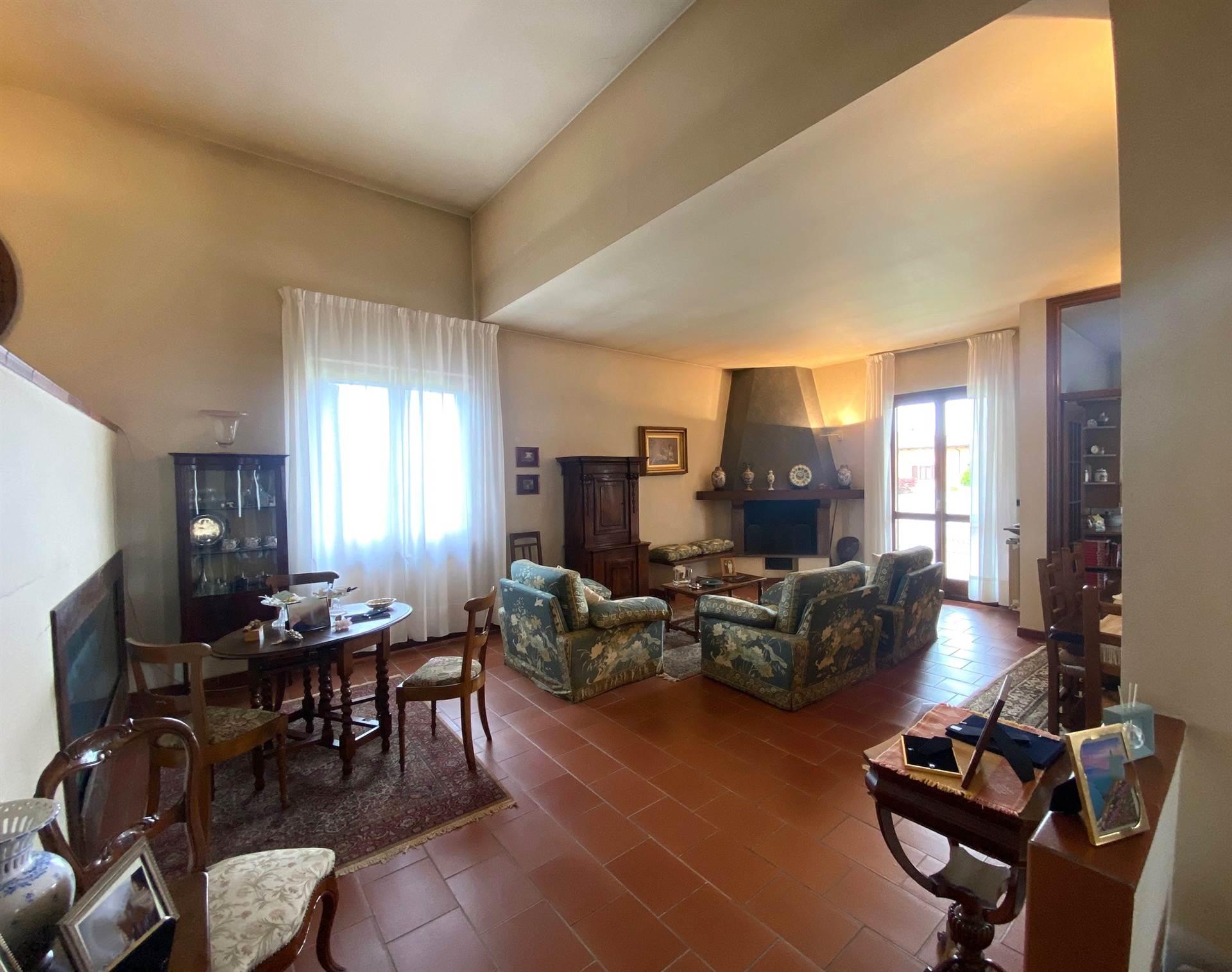 Villa, Trino