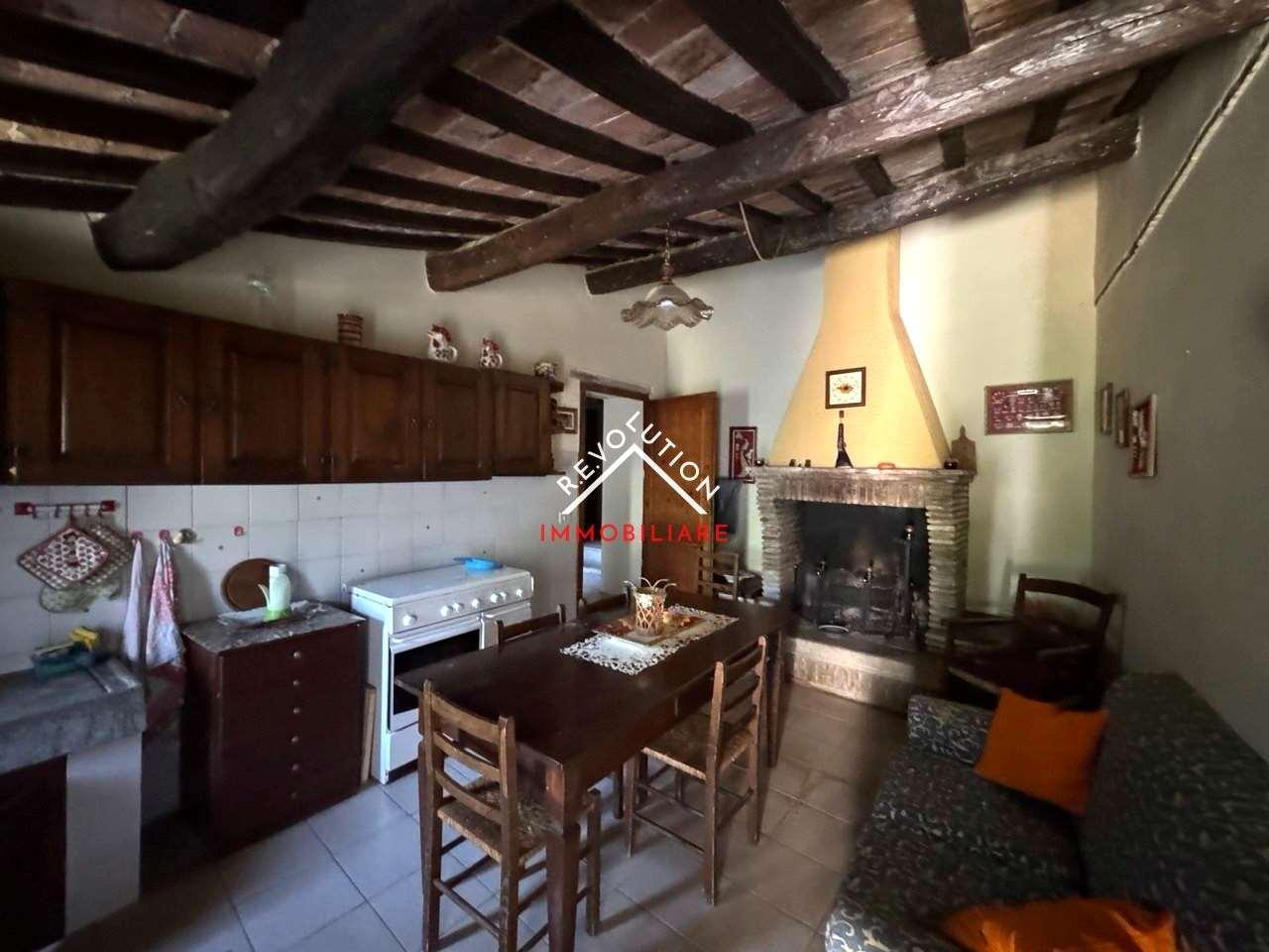 Porzione di casa in Somole, Apecchio