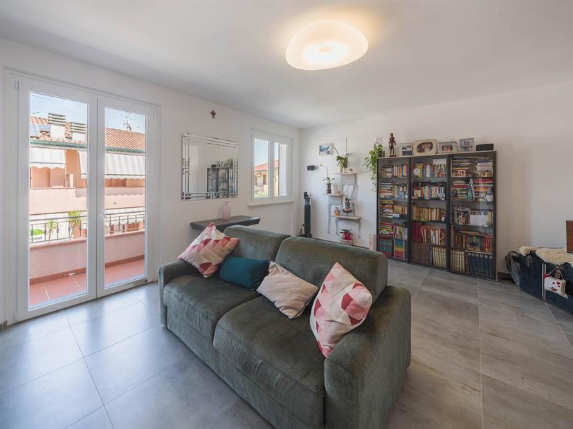 Villa a schiera, Viareggio