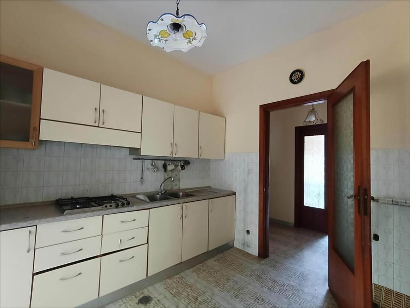Trilocale in Via Giosuè Carducci, Chiusano di San Domenico — foto 4 di 5