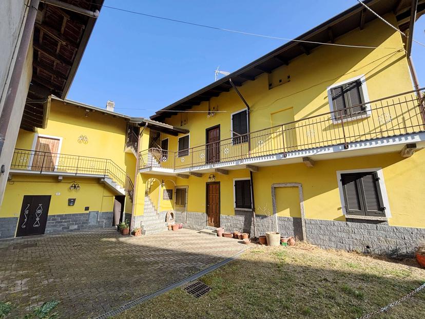 Rustico in Carlo Cattaneo 9, Agrate Conturbia — foto 4 di 5