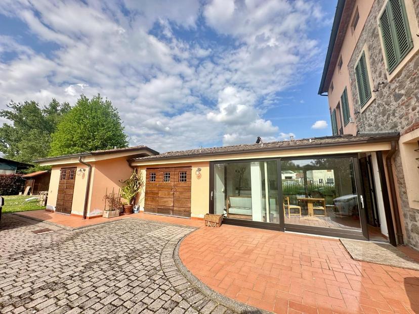 Villa, Porcari — foto 2 di 5
