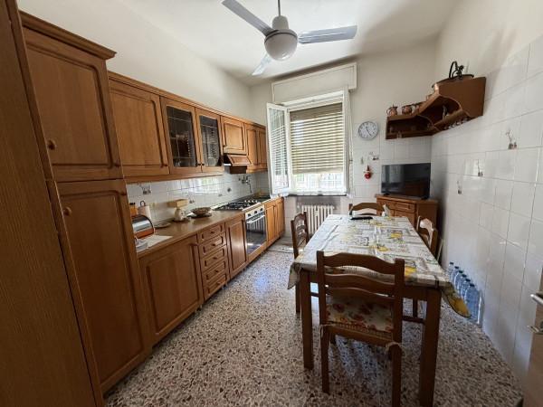 Trilocale in Via Martiri di Cervarolo, Reggio nell'Emilia — foto 3 di 5