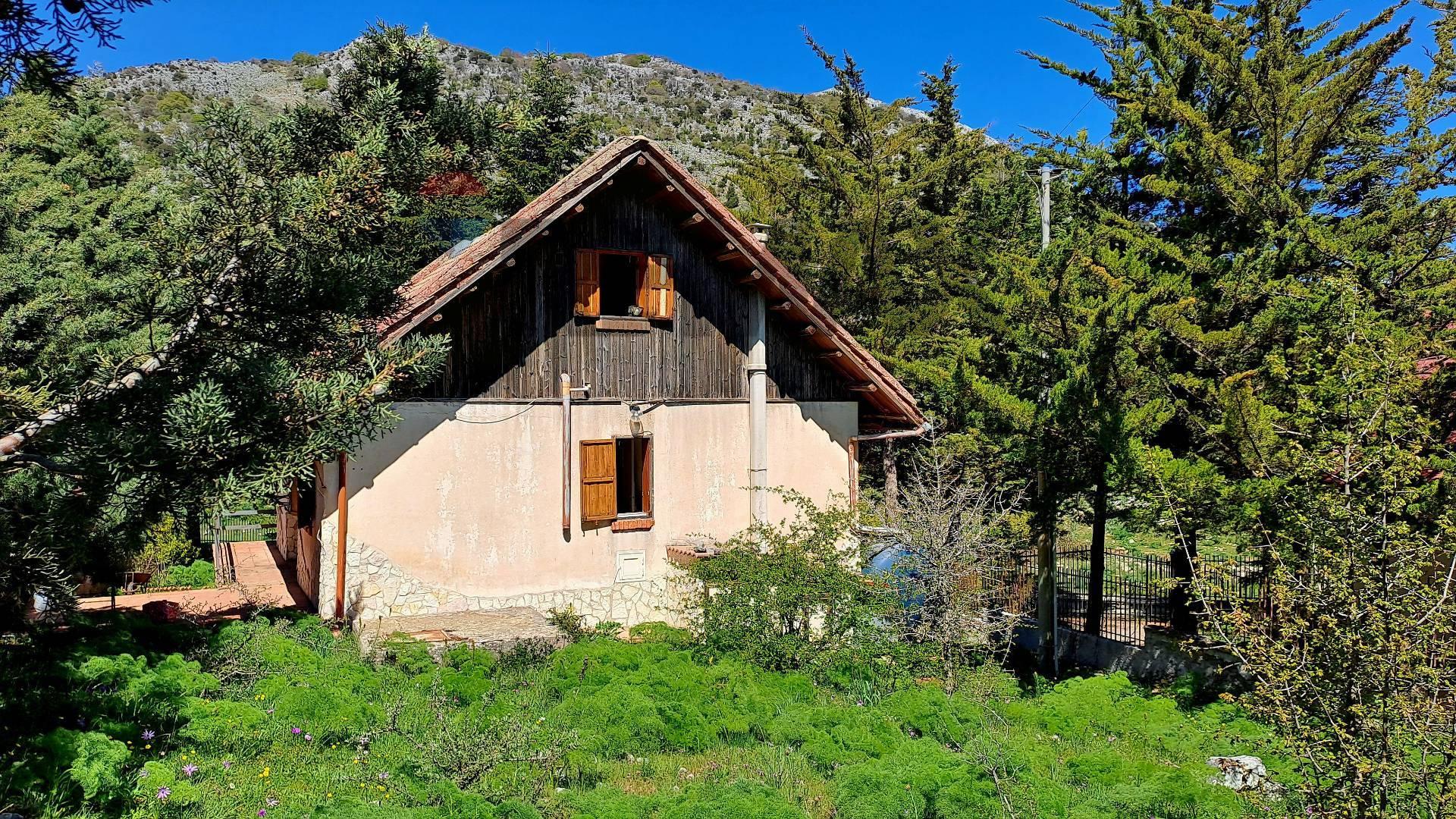 Casa indipendente in Mandria del Conte/Piano Zucchi S/N, Isnello