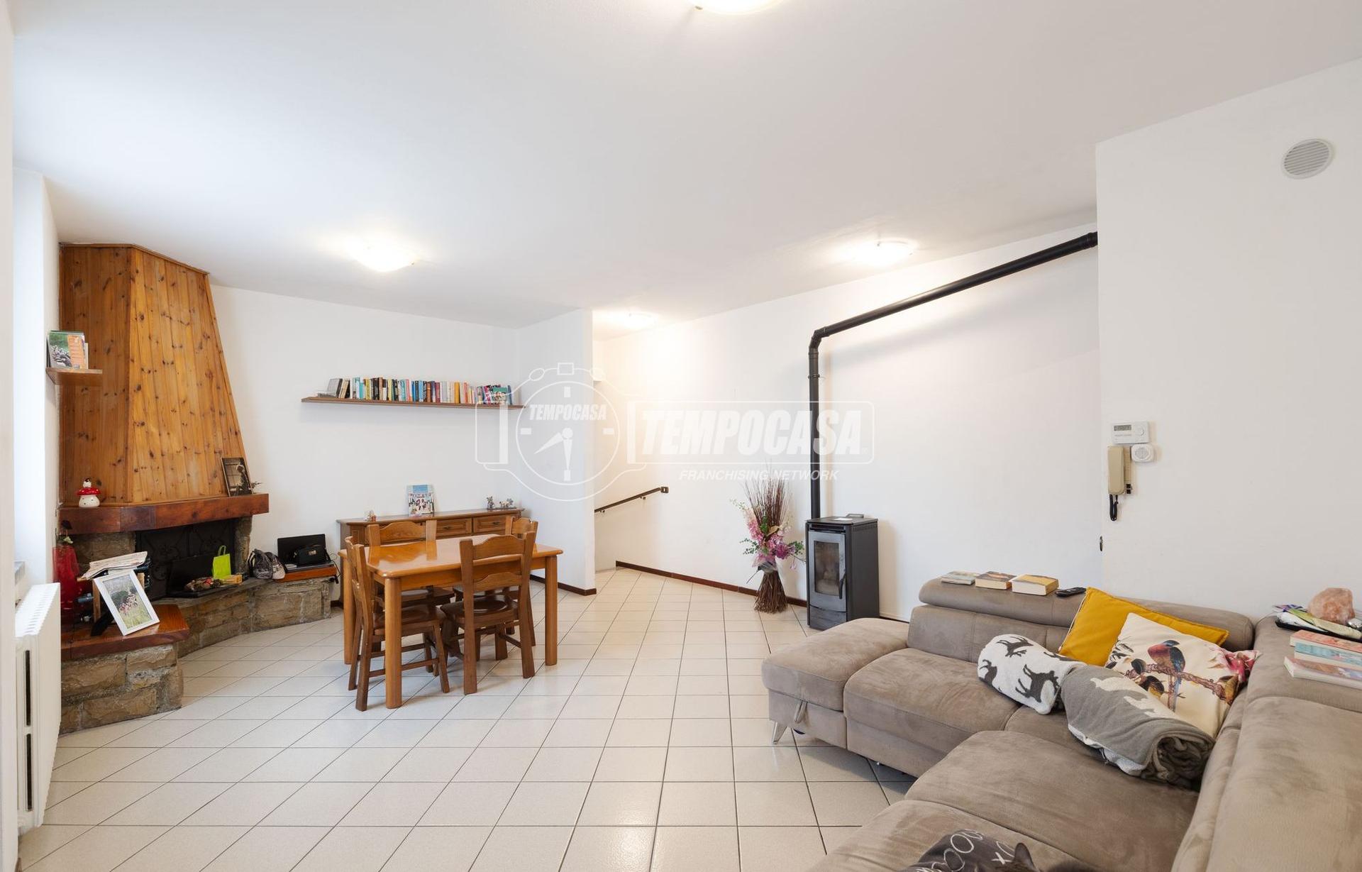 Quadrilocale in Via del Poggio 12/B, Barzago