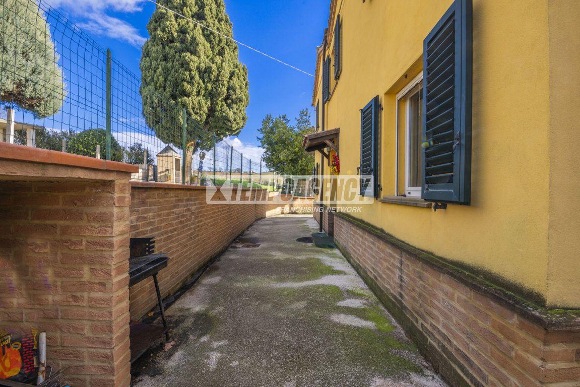 Casa indipendente in Contrada Trodica, Corridonia