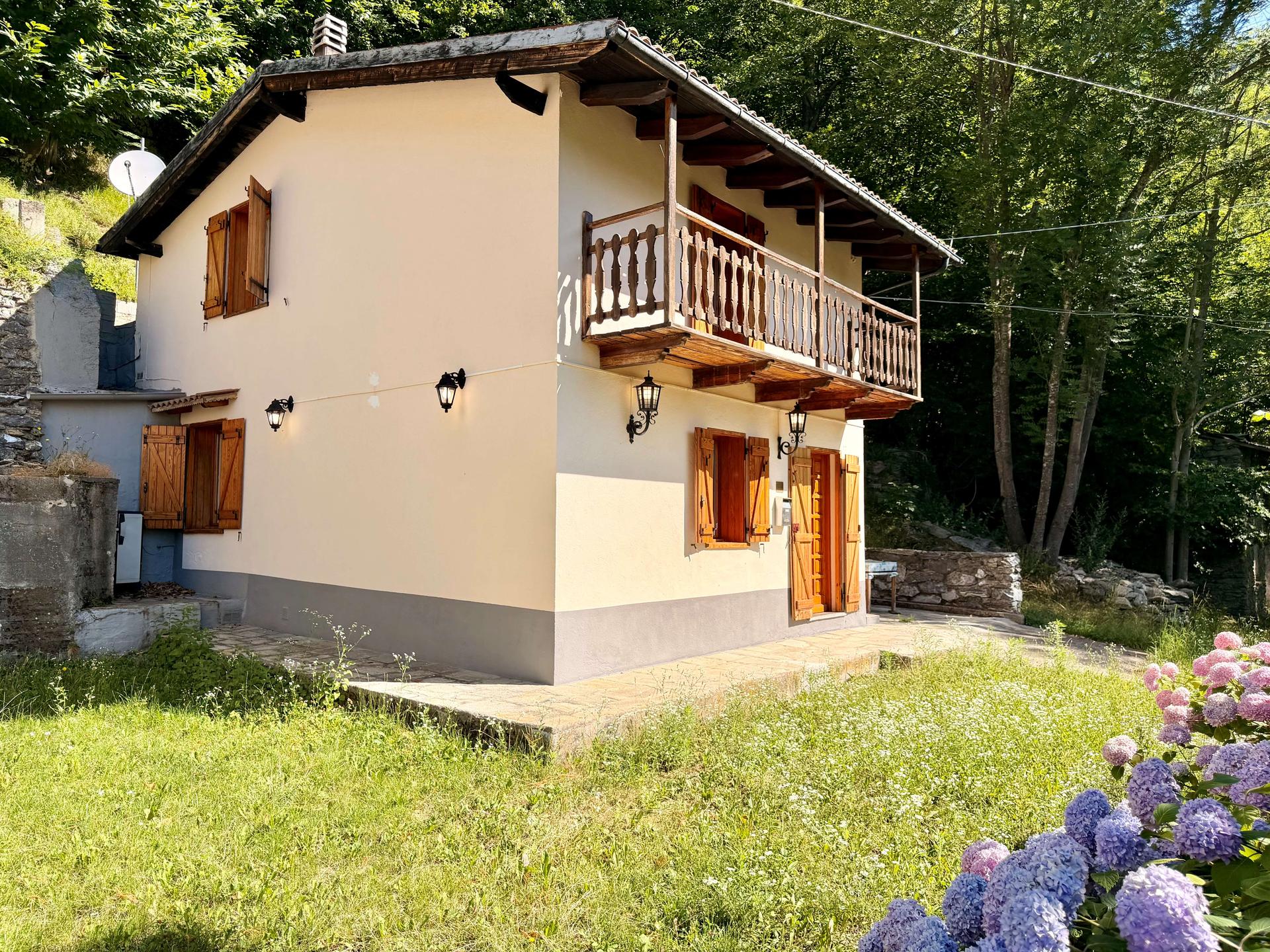 Casa indipendente in Località Tibidò Pronzai , Ormea