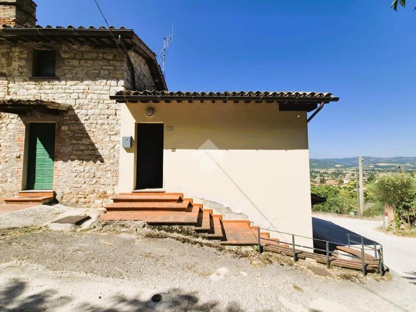 Casa indipendente in Via degli Ulivi, Gubbio — foto 3 di 5