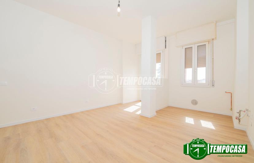 Trilocale in Via Duchessa Marianna, Besate — foto 2 di 5