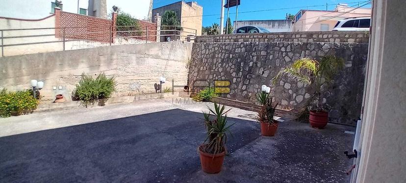 Casa indipendente in Via Simone Catalano, Valderice — foto 2 di 5