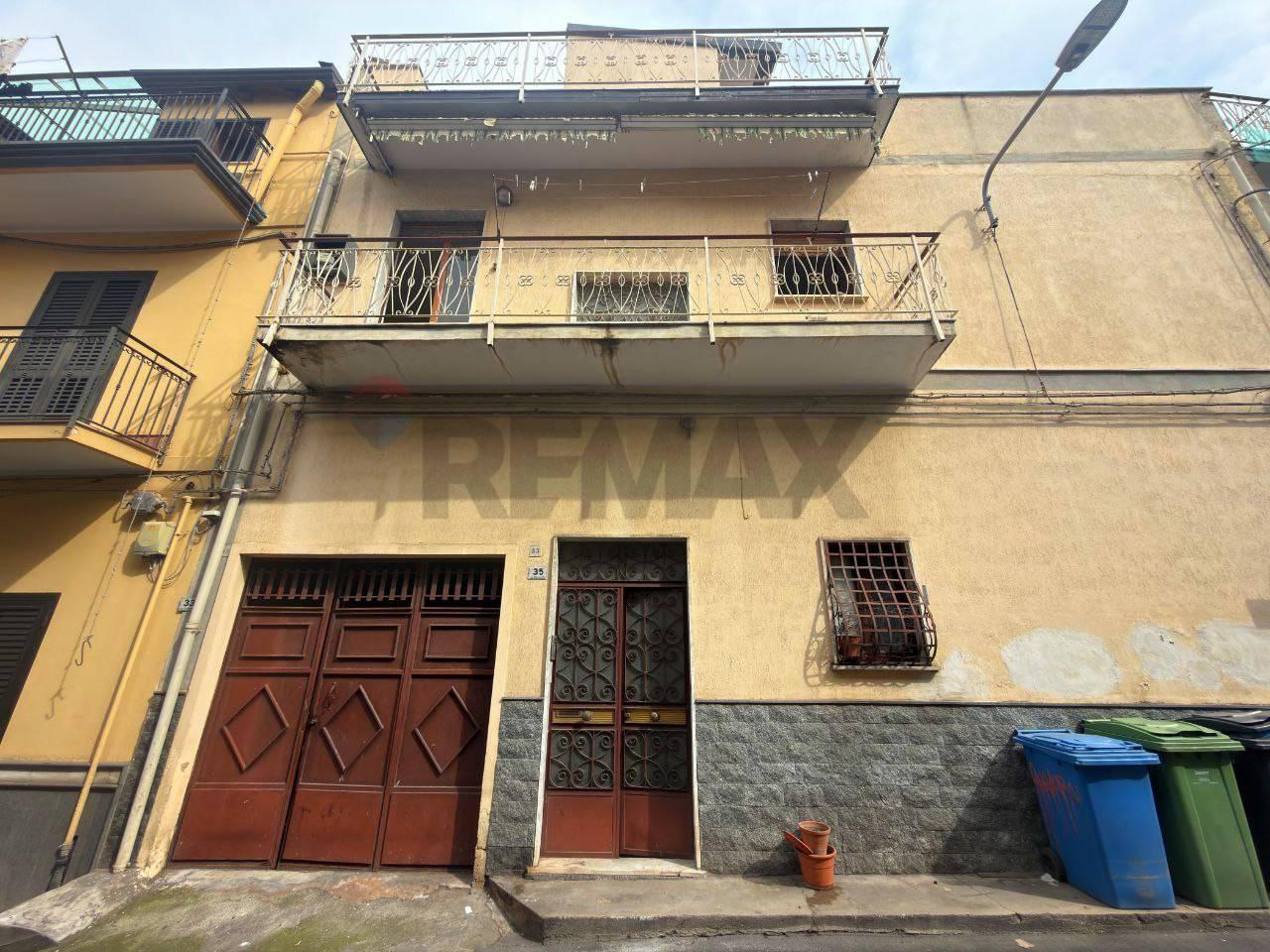 Casa indipendente in Via Caltanissetta 35, Paternò
