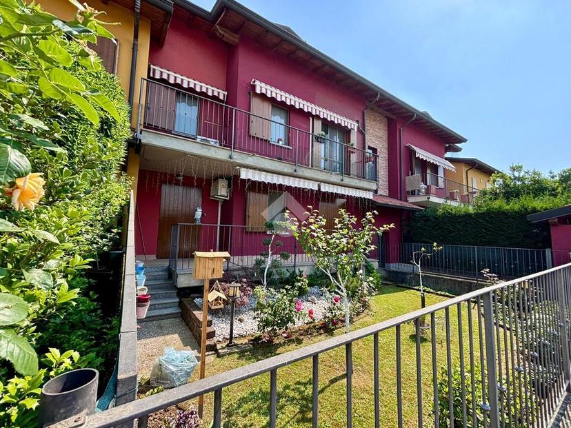 Trilocale in Via Fratelli Galliari 3, Brignano Gera d'Adda — foto 2 di 5