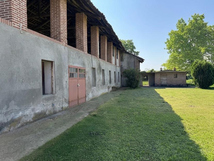 Cascina in Scalenghe Regione Colletrale 36, Scalenghe — foto 4 di 5