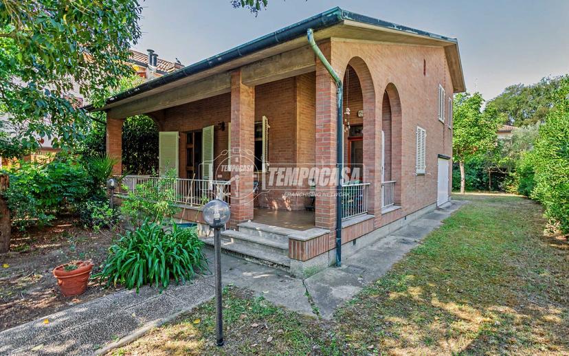 Villa in Viale Carlo Pisacane 95, Ravenna