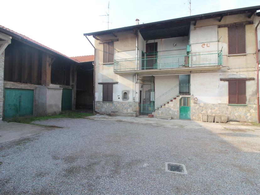 Terratetto plurifamiliare in Via Monte Grappa  56, Arluno