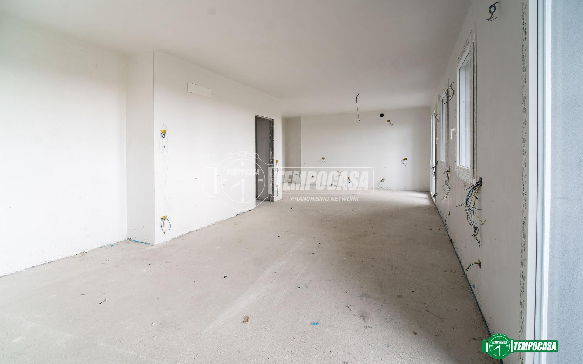 Trilocale in Via Achille Grandi 14/19, Triuggio