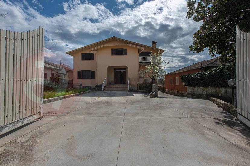 Villa in Via Campanile, Arce — foto 4 di 5