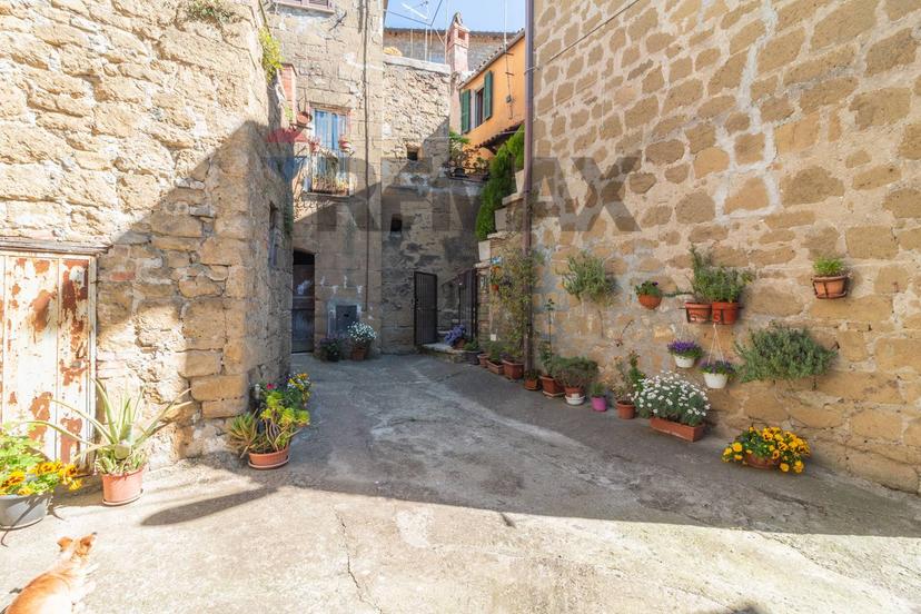 Trilocale in Via Palestro 36, Ischia di Castro — foto 3 di 5