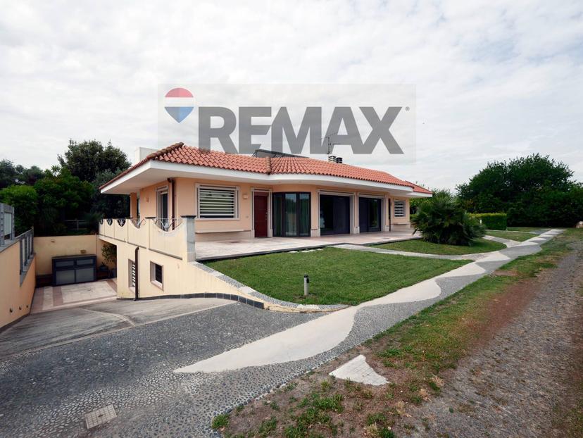 Villa in Via Madonna di Loreto 12, Valenzano — foto 2 di 5