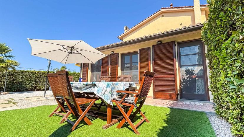 Villa a schiera in Via Pasubio, Cecina — foto 5 di 5
