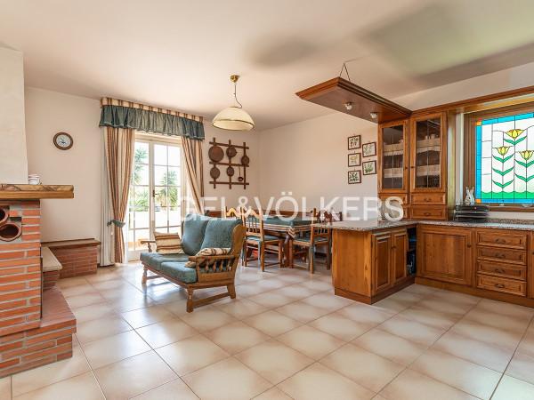 Villa in Via Collina dei Pini, Cisterna di Latina