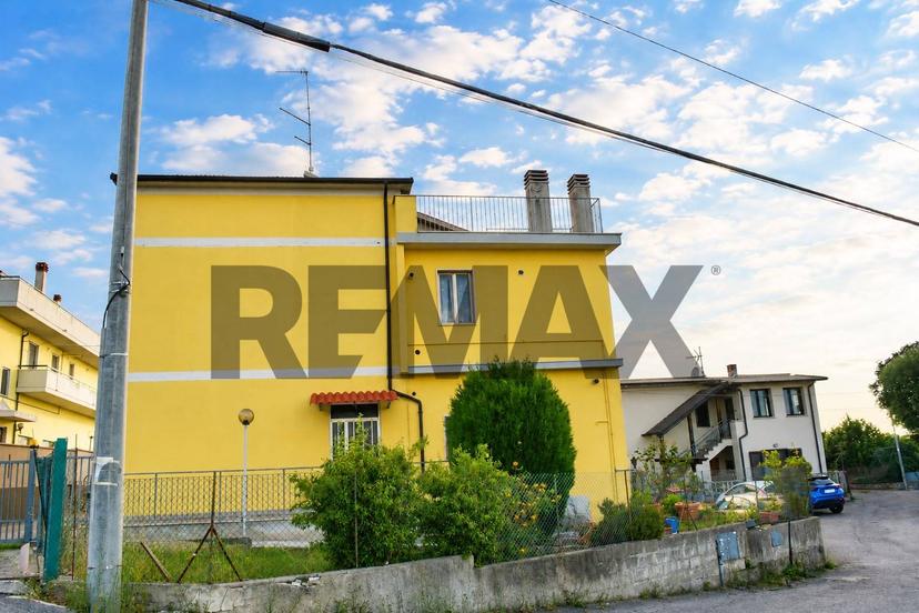 Casa indipendente in Contrada Fonte d\'Olmo 8, Montesilvano — foto 2 di 5