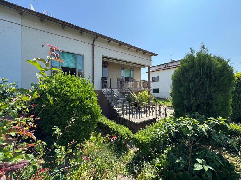 Casa indipendente in Via Matteotti, Sovizzo — foto 2 di 5