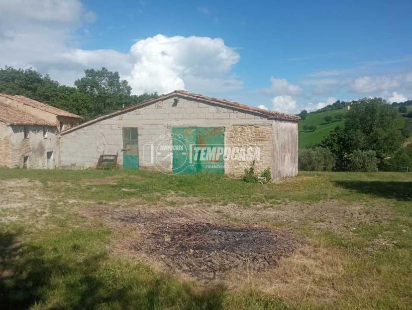 Casa indipendente in Via dei Lubachi, Fratte Rosa — foto 2 di 5