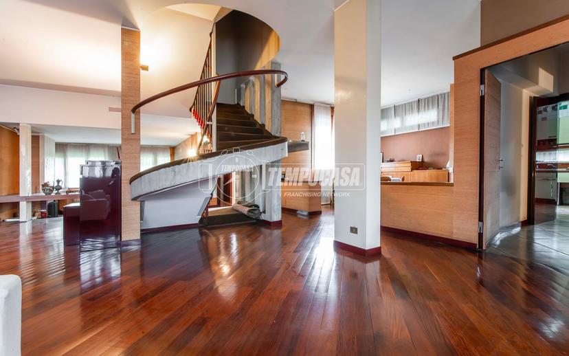 Villa, Desio