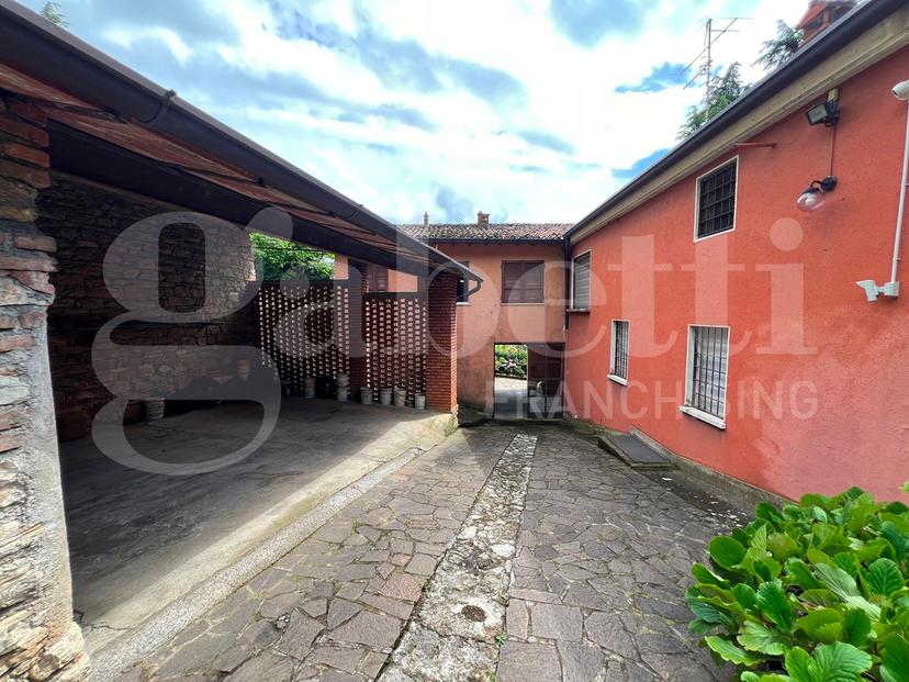Villa in Via Montecchio 36, Nave — foto 3 di 5