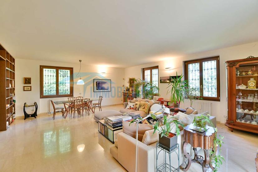 Villa unifamiliare in Via Risorgimento 42, Sirtori — foto 2 di 5