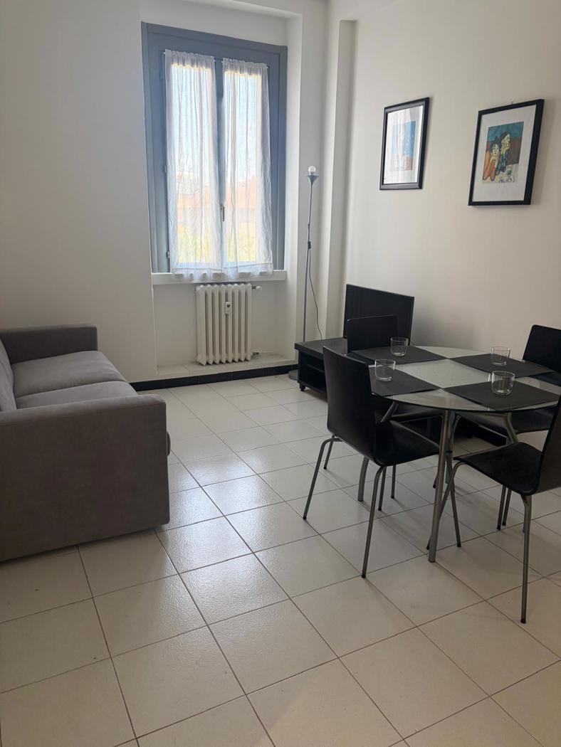 Bilocale in Via Guglielmo Silva 45, Milano