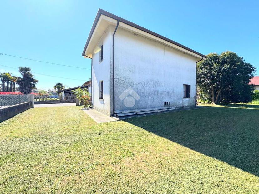 Villa in Via Enrico Fermi 25, Rivignano Teor — foto 4 di 5