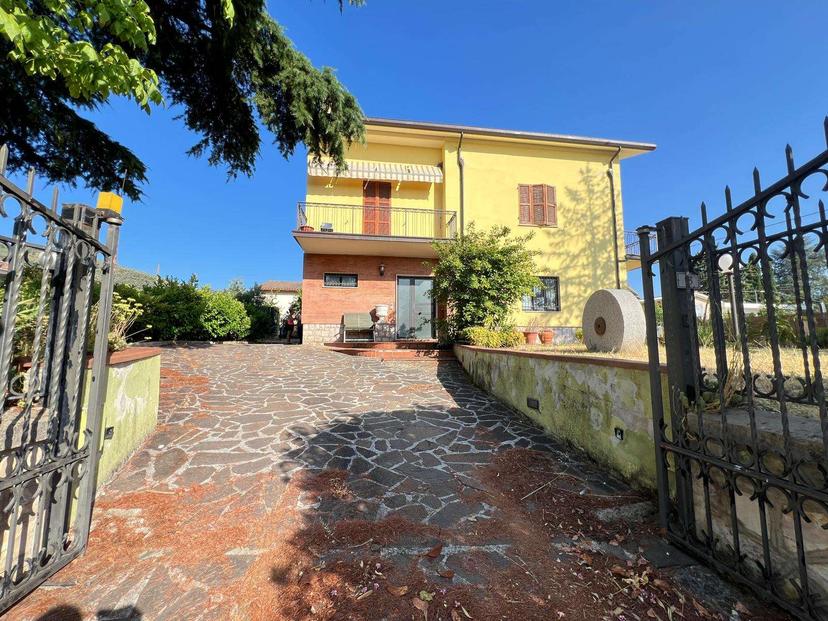 Villa unifamiliare in Via delle Macchiette , Campello sul Clitunno — foto 2 di 5