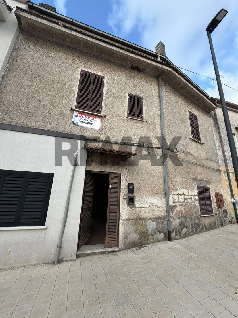 Casa indipendente in Via IV Novembre 70, Carinola — foto 2 di 5
